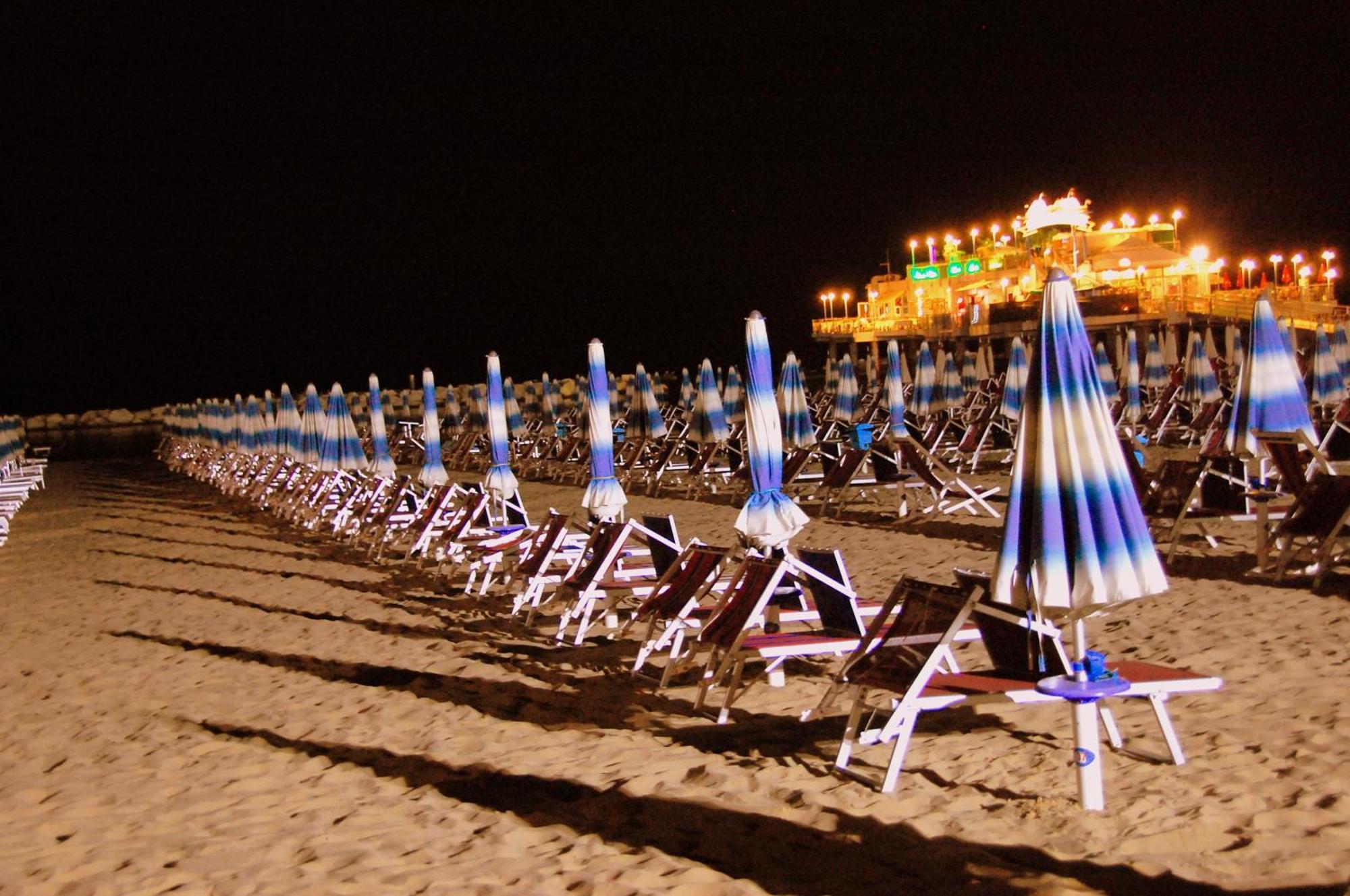 Hotel Nobel Gabicce Mare Exterior foto